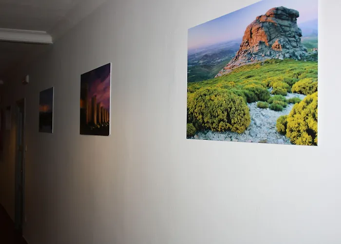 Πανσιόν La Estacion Ávila