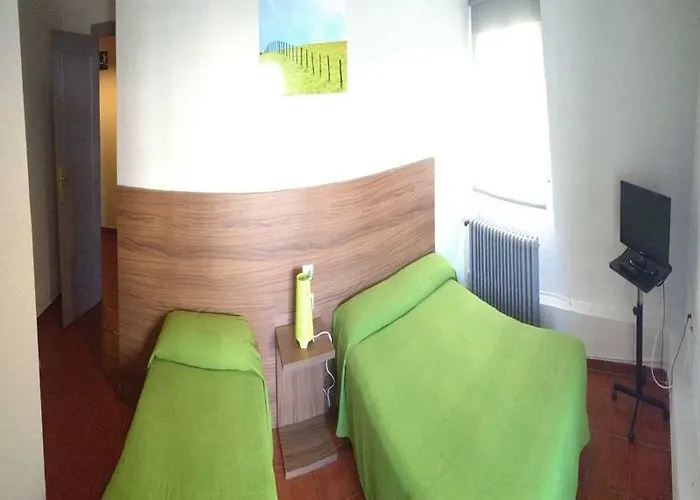 Πανσιόν La Estacion 3*